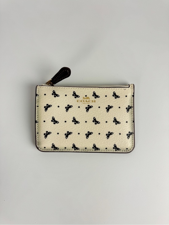 Coach Handbags - Coach Women Zip Card Case Wallet